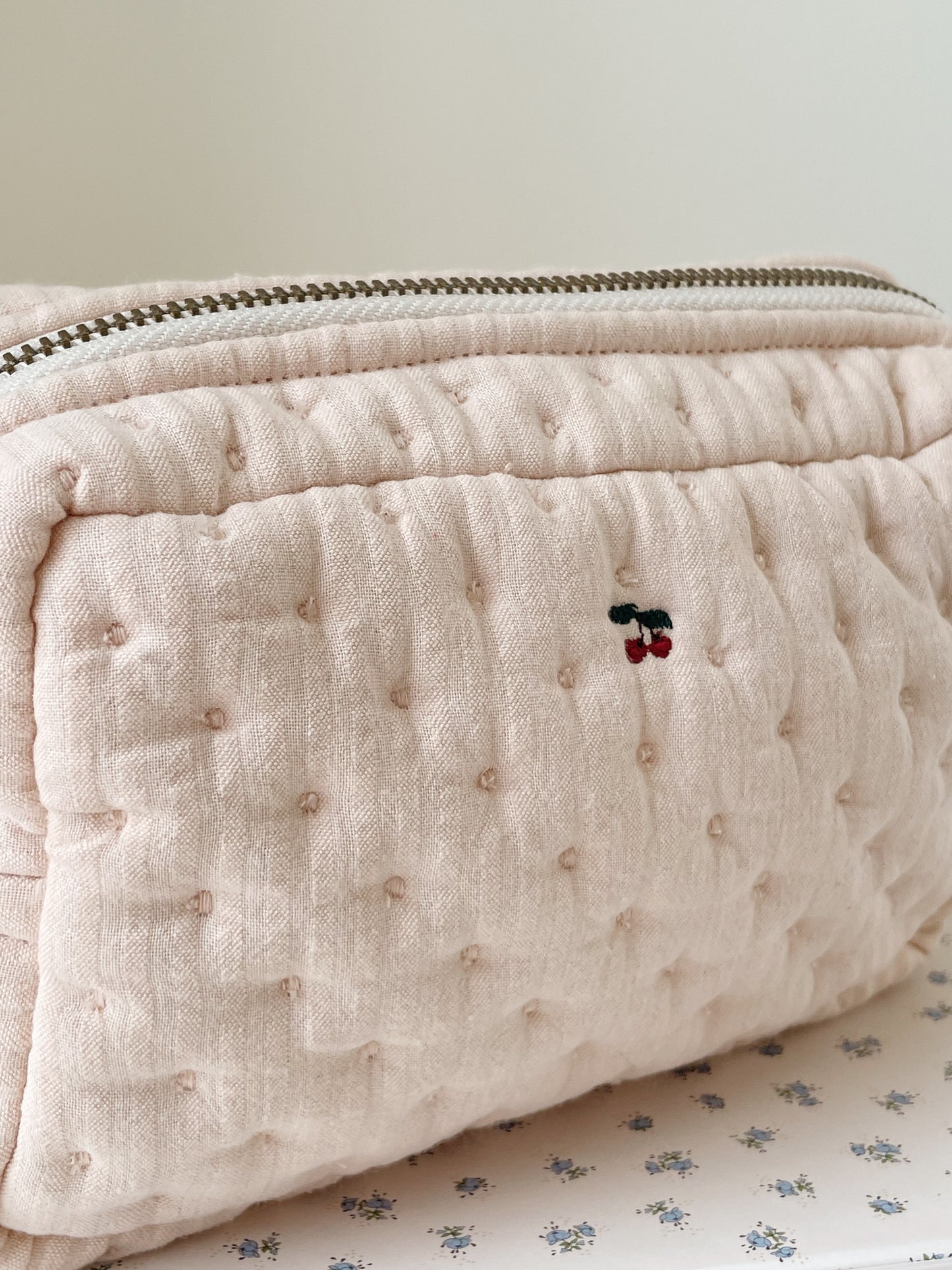 Konges Sløjd Seersucker Small Toiletry Bag - Cameo Rose