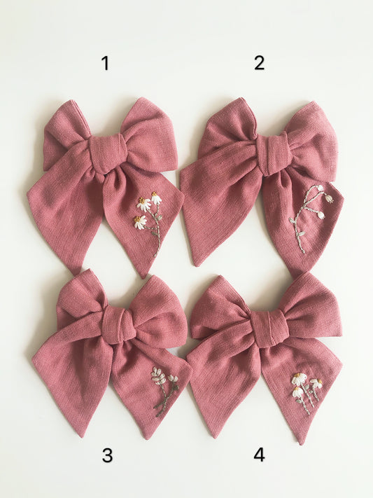 Medium Traditional Embroidered Bow - Rouge