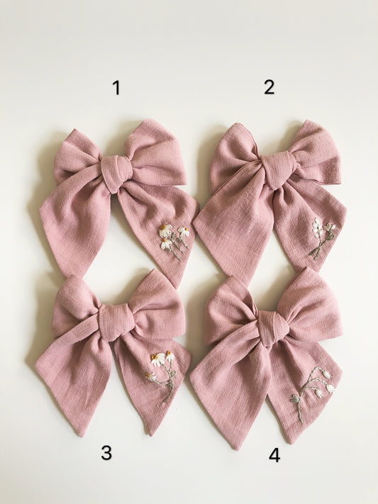 Medium Traditional Embroidered Bow - Cloud Pink