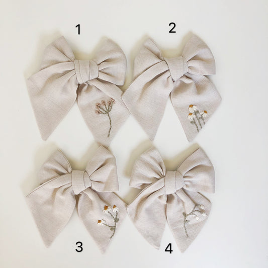 Medium Traditional Embroidered Bow - Gardenia